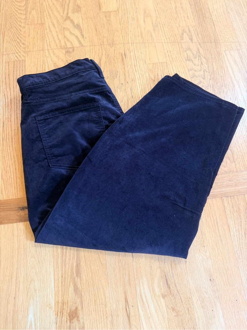 Ladies size 12/31S "GAP" Corduroy Pants in Deep Black GUC